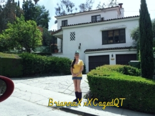 BriannaXxXCagedQT