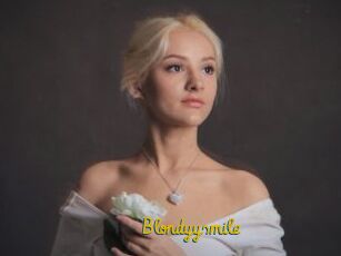 Blondyysmile