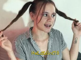 HotLittleGirl18