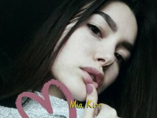 Mia_Kiss_