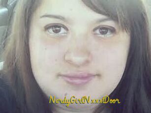 NerdyGirlNxxxtDoor
